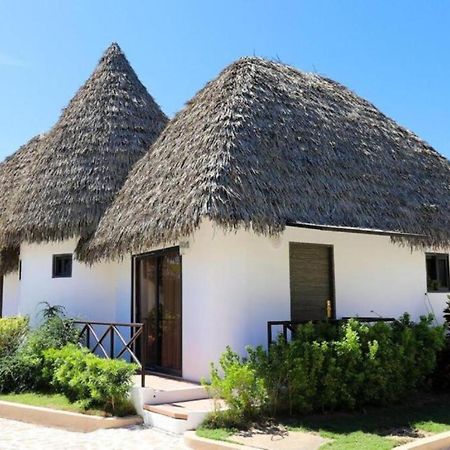 Safari Hotel And Villas Powered By Cocotel Bulala Екстериор снимка