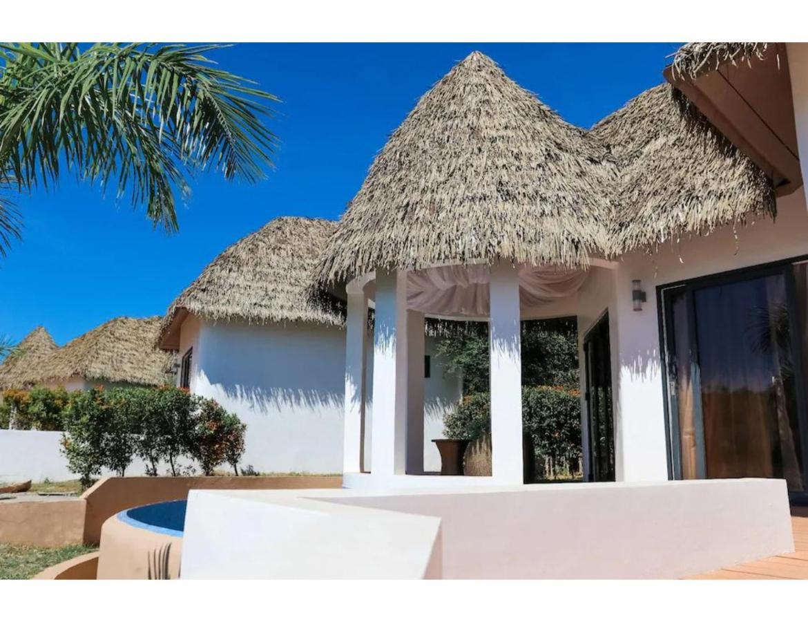 Safari Hotel And Villas Powered By Cocotel Bulala Екстериор снимка
